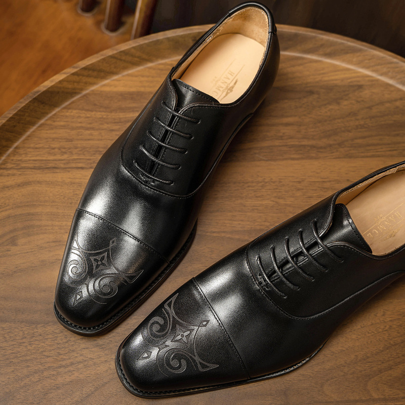 Carved three-joint men's shoes - огляд і ціна Men'S Style Formal Wear